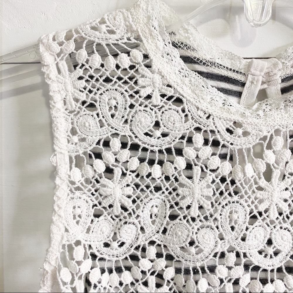 NWOT "Serengeti" crochet mock neck tank top